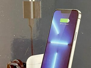 #008 Portable Charging Station