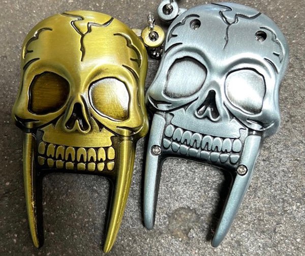 #025 Novelty Lighter - Gold Skull Lighter - Image 2